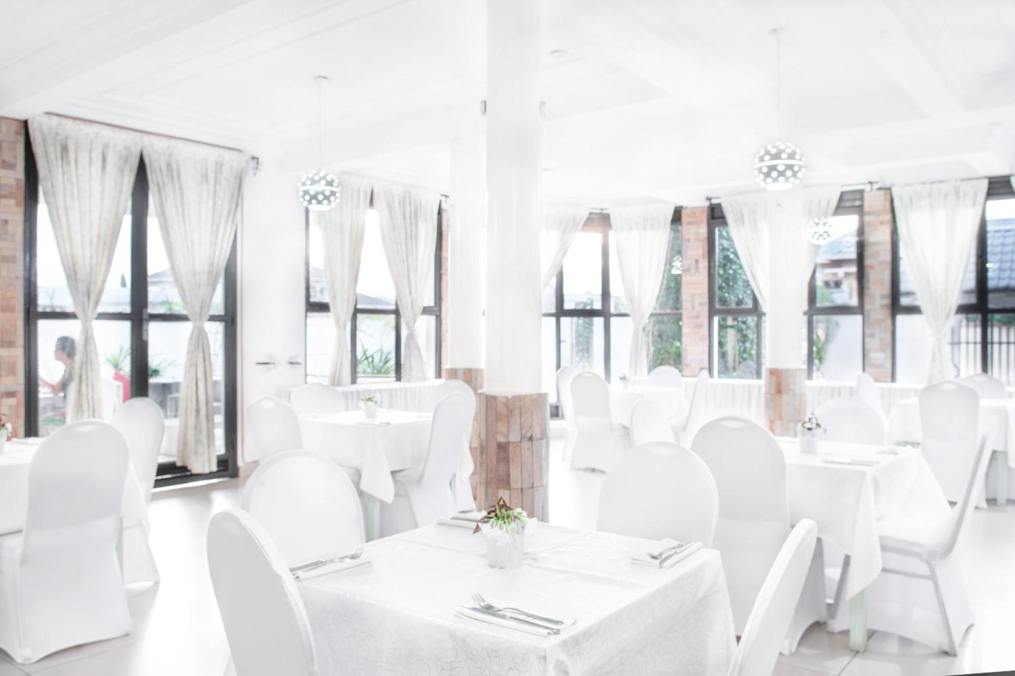 Dolce Vita Resort Hotel Бужумбура Екстериор снимка