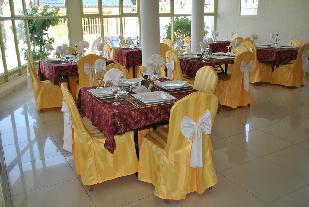Dolce Vita Resort Hotel Бужумбура Екстериор снимка
